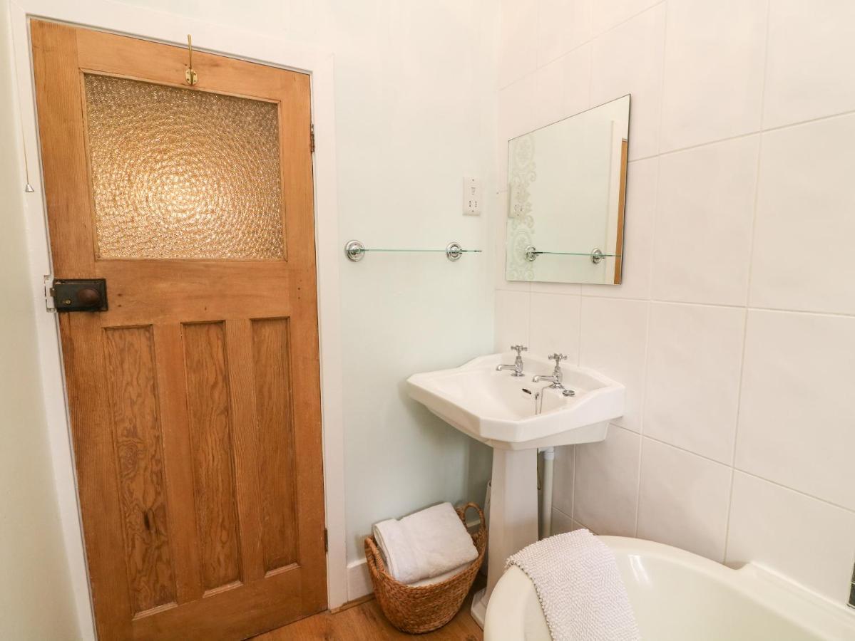 Nutkin Cottage Windermere Bagian luar foto